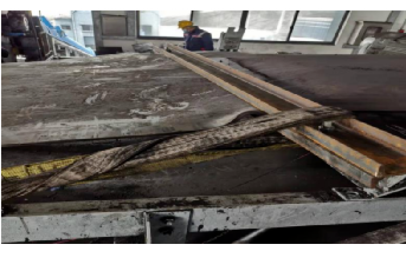 KWZK华体会体育(中国)官方网站钢丝输送带硫化机胶接工艺流程分享